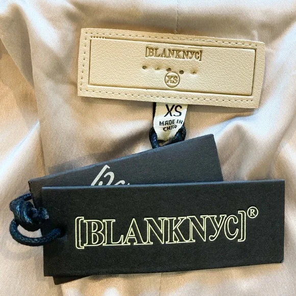BLANKNYC Women’s Faux Leather Beige Blazer XS - Picture 7 of 9
